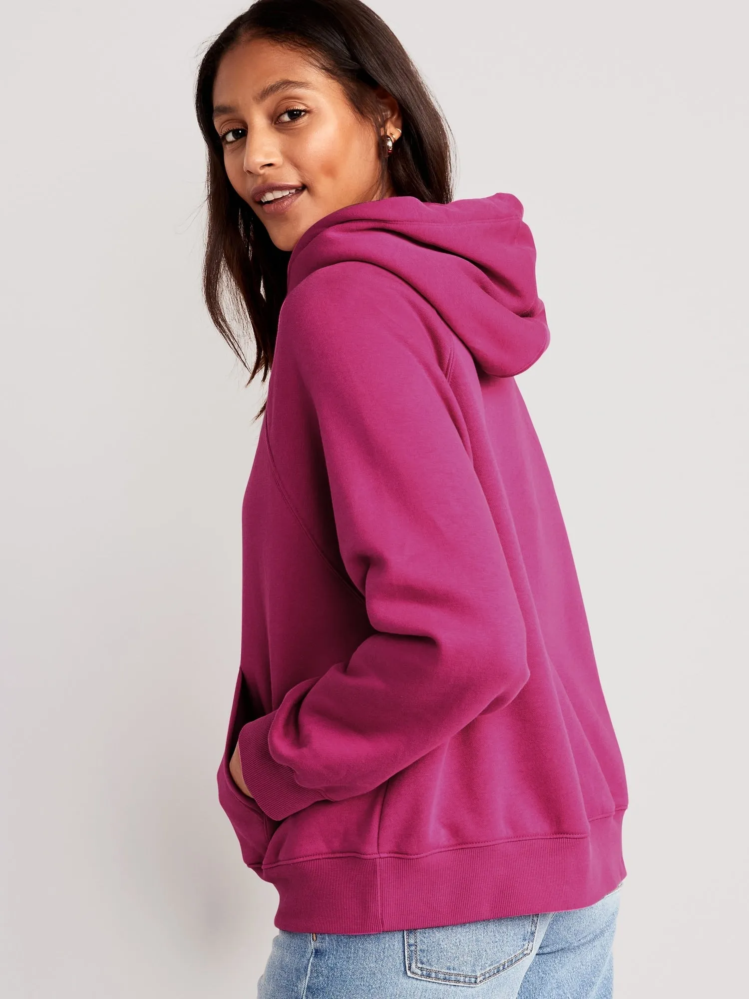 Oversized Fleece Logo Graphic Hoodie for Women Old-Navy
