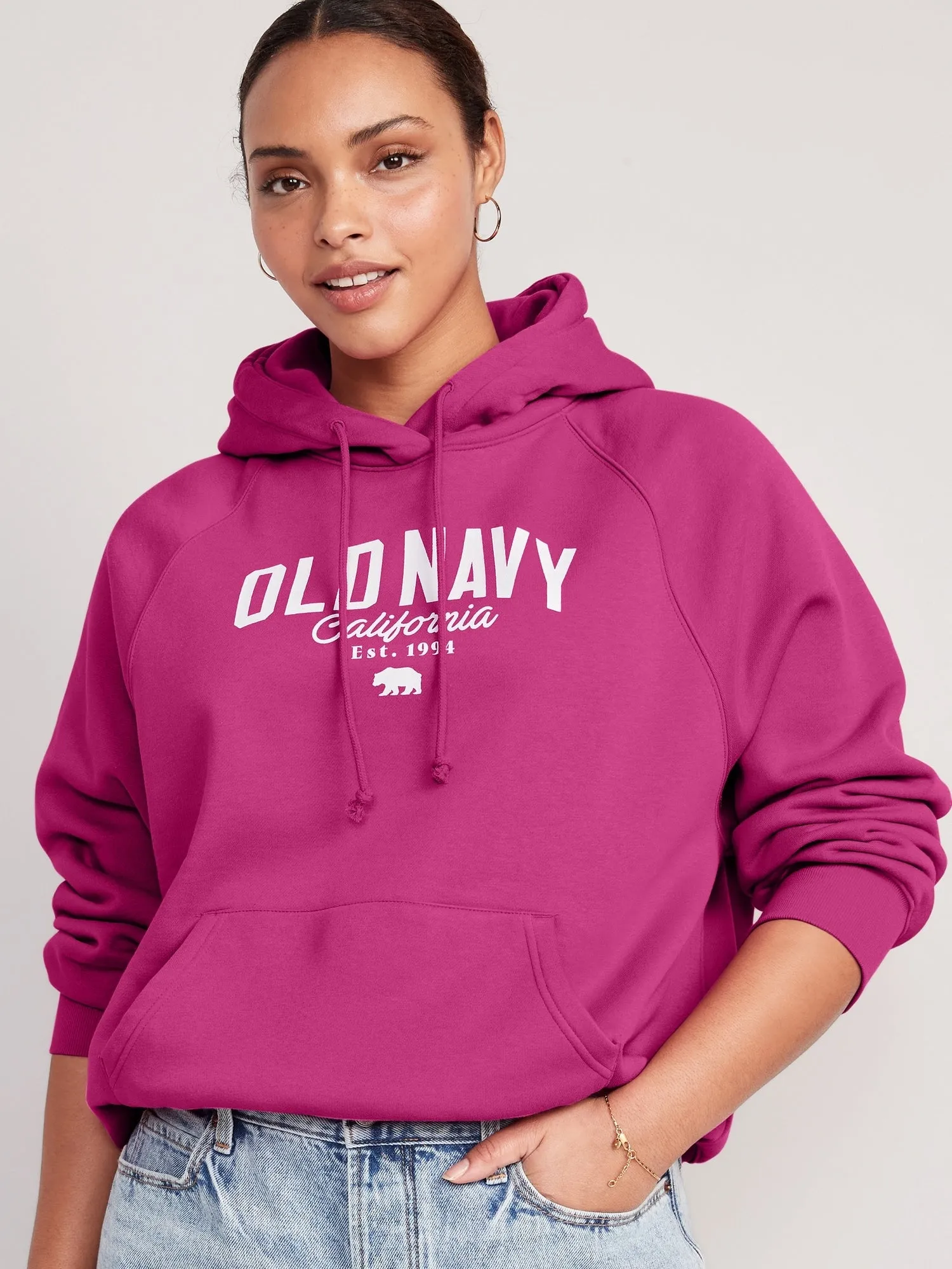 Oversized Fleece Logo Graphic Hoodie for Women Old-Navy