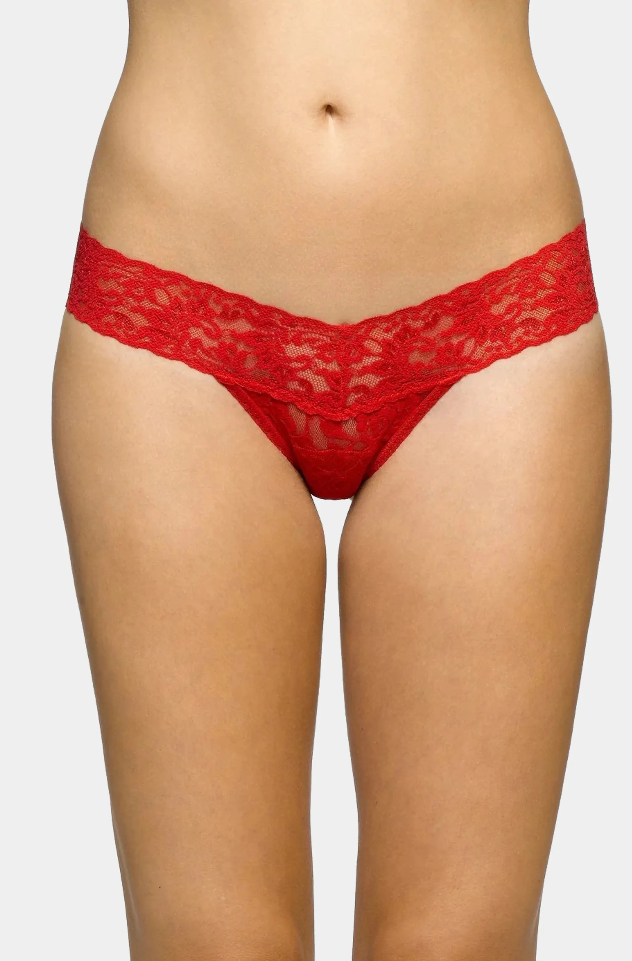 Signature Lace Low Rise Thong